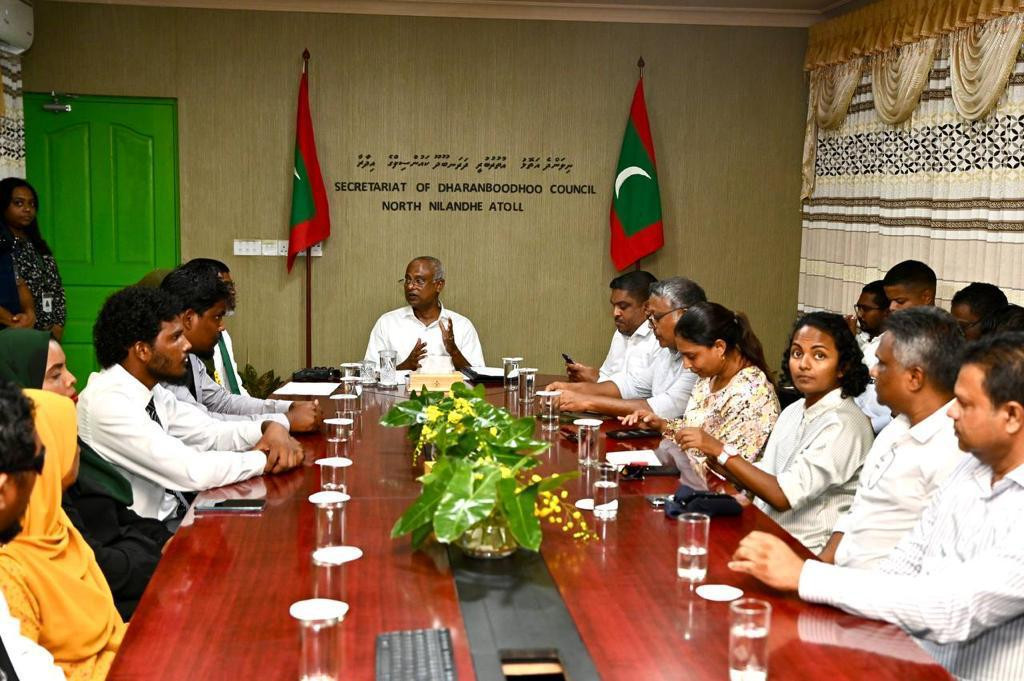 ރައީސް ފ. ދަރަނބޫދޫ ކައުންސިލާއި އަންހެނުންގެ ތަރައްޤީއަށް މަސައްކަތް ކުރައްވާ ކޮމިޓީއާ ބައްދަލު ކުރެއްވުން