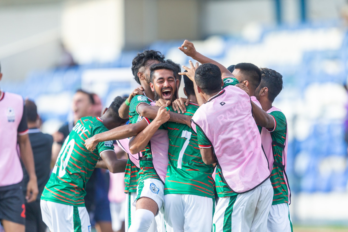 ބަންގްލަދޭޝް ކުޅުންތެރިން ރާއްޖެ ބަލިކޮށްފައި އުފާފާޅު ކުރަނީ