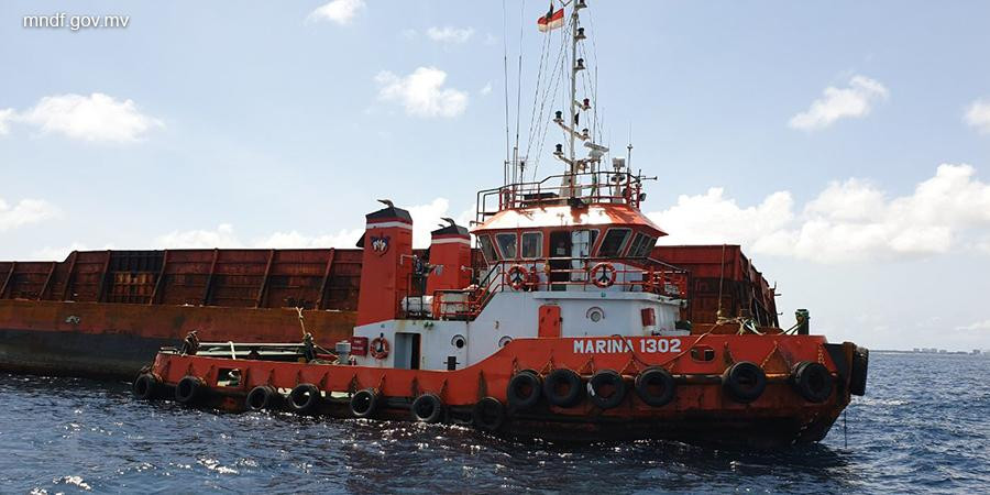 Foreign Barge Sinks Off Feydhoofinolhu