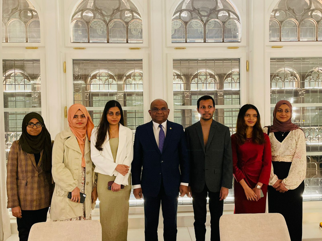 Foreign Minister Shahid met some of the Maldivian students pursuing their higher education during his visit to Hungary