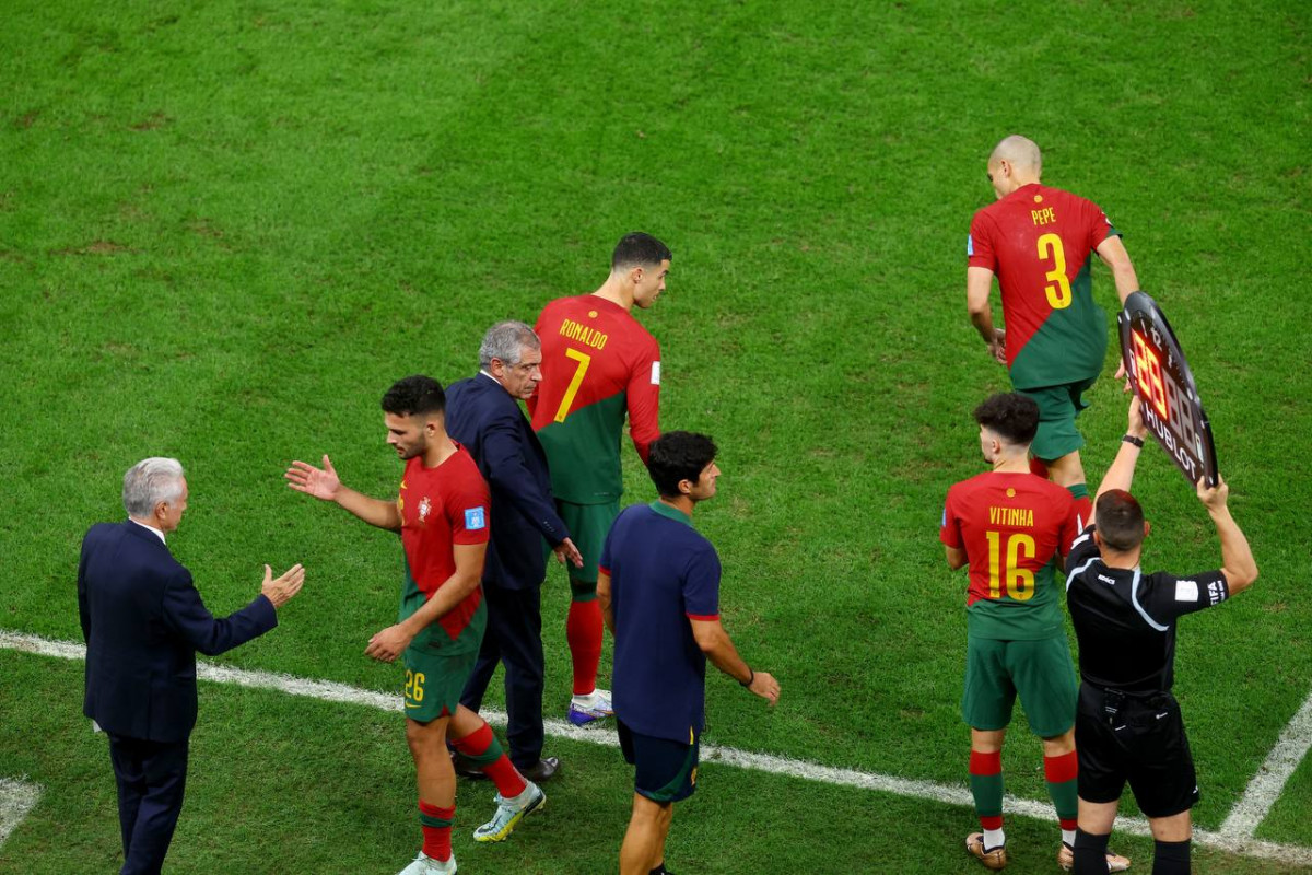 ޕޯޗުގަލް އަދި ސްވިޒަލެންޑް ބައްދަލުކުރި މެޗުގެ ތެރެއިން - ފޮޓޯ: ރޮއިޓާސް