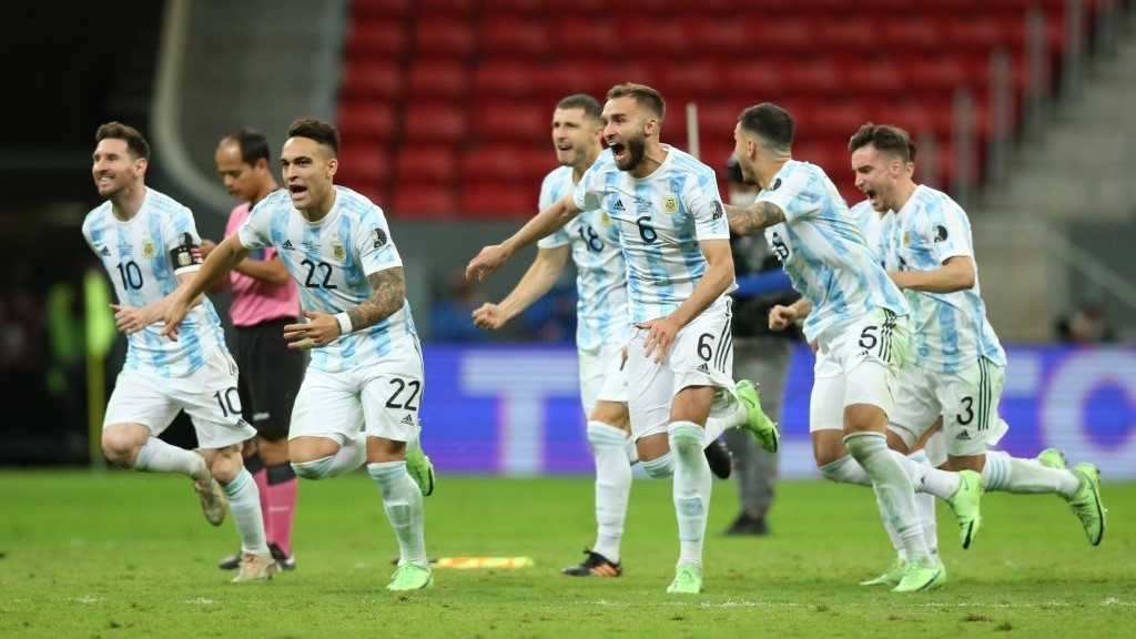 އާޖެންޓީނާ އާއި ކޮލަމްބިއާ ބައްދަލުކުރި މެޗުގެ ތެރެއިން: މި މެޗުން އާޖެންޓީނާ މޮޅުވީ ޕެނަލްޓީގައި 3-2 ން