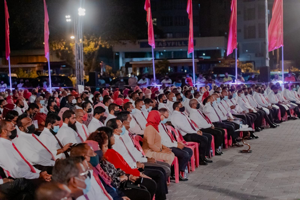 ޕީޕީއެމުން ބޭއްވި ޖަލްސާއެއްގެ ތެރެއިން