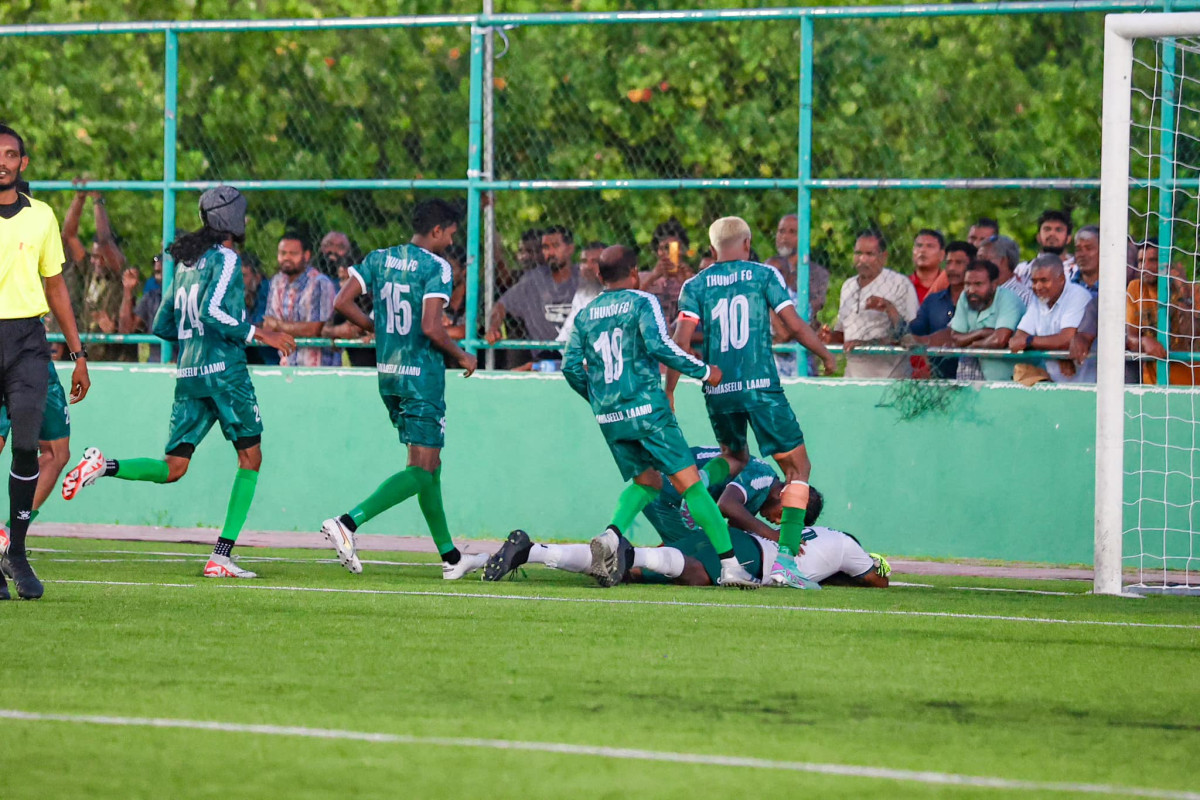 ޗެމްޕިއަންކަން ލިބުމުން ތުނޑީ ޓީމް ކުޅުންތެރިން އުފާފާލުކުރަނީ