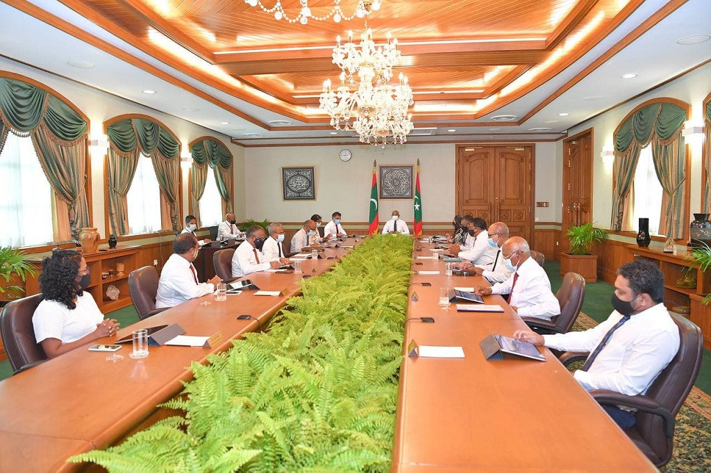 ރައީސުލްޖުމްހޫރިއްޔާ އިބްރާހިމް މުހައްމަދު ސޯލިހާއި ކެބިނެޓުގެ ވަޒީރުން