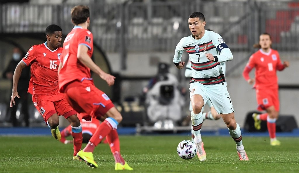 ލަގްޒަމްބާގާއި ޕޯޗުގަލް ބައްދަލުކުރި މެޗުގެ ތެރެއިން: މި މެޗުން ޕޯޗުގަލް މޮޅުވީ 3-1 ން