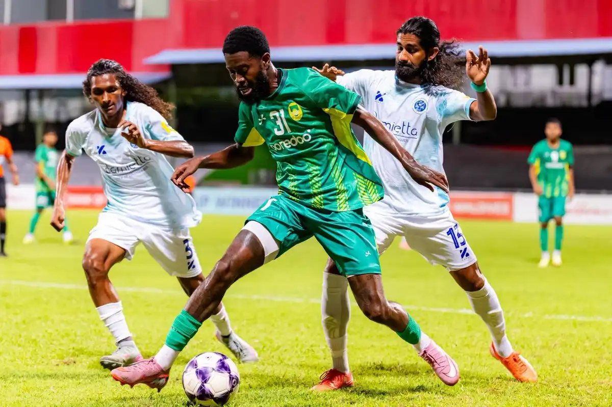 ކަޕް ވިނާސް ކަޕްގައި ނިއު ރޭޑިއަންޓް އާއި މާޒިޔާ ބައްދަލުކުރި މެޗުގެ ތެރެއިން