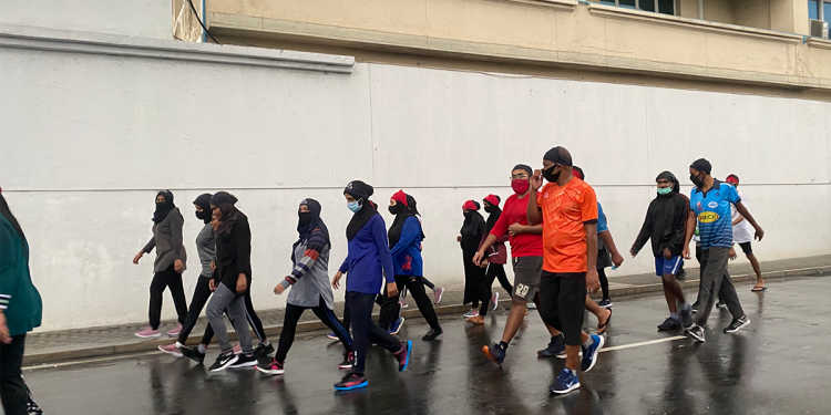 އެމްއެންޔޫއެސްޔޫއިން ބޭއްވި ދިގު ހިނގުމުގެ ހަރަކާތުގެ ތެރެއިން