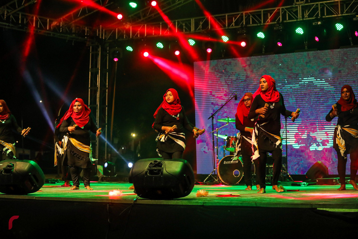 13 އޮގަސްޓް 2019 | ހއ. ހޯރަފުށި -- ހާއުފާ އީދު ޝޯވގެ 3 ވަނަރޭ. މި ޝޯވގައި ގްރެވިޓީ ބޭންޑްގެ އިތުރުން ހޯރަފުށީގެ ޒުވާނުންގެ ހަރަކާތްތައް ފެނިގެން ގޮސްފައިވޭ -- ފޮޓޯ: ޝުއައިބް މުހައްމަދު