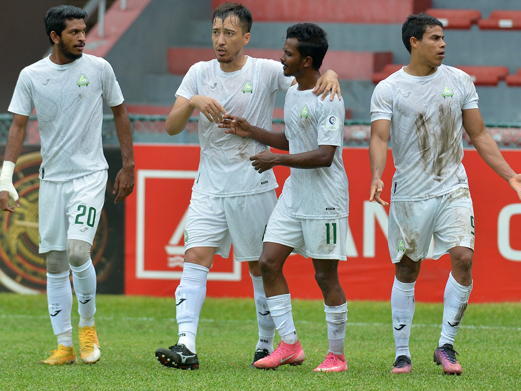 ލަނޑު ޖެހުމަށްފަހު ގްރީންގެ ކުޅުންތެރިން އުފާފާޅުކުރަނީ