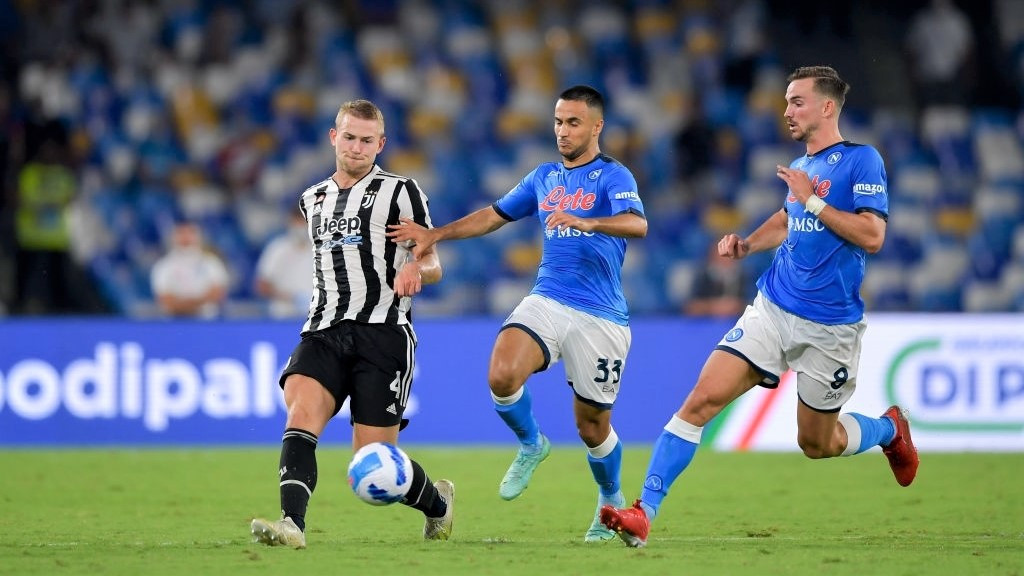 ނާޕޮލީ އާއި ޔުވެންޓަސް ބައްދަލުކުރި މެޗުގެ ތެރެއިން