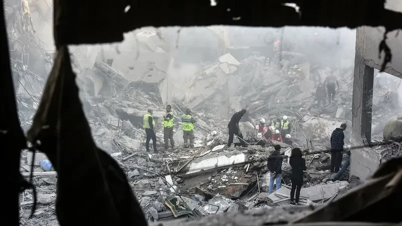 ނޮވެމްބަރު 23، 2024 ގައި ލުބުނާނުގެ ވެރިރަށް ބެއިރޫތައް އިޒްރޭލުން ބޮންއަޅާ ފުނޑުކޮށްލާފައިވާ އިމާރާތް ހުރިތަނުގެ މަންޒަރެއް