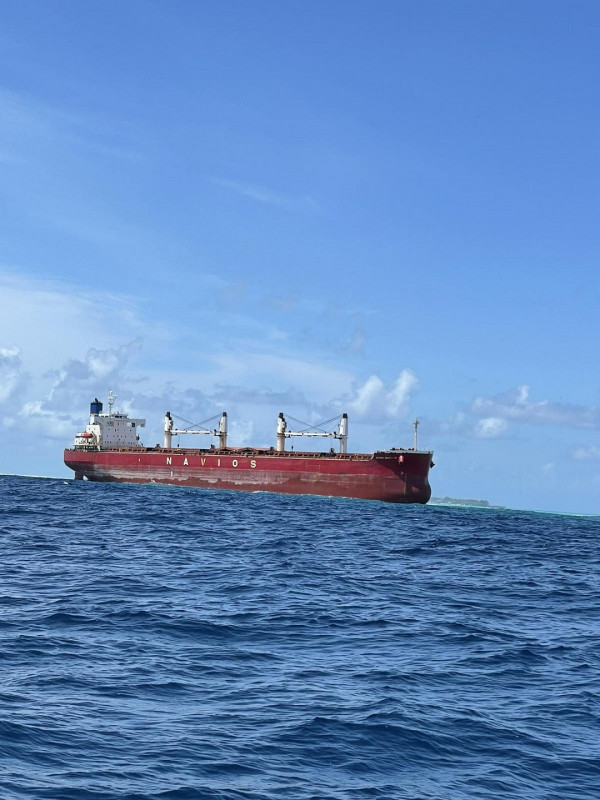 ފަރަށް އަރާފައިވާ ޕެނަމާގެ ބޯޓު