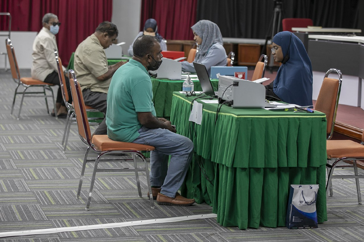 ފިތުރު ޒަކާތް ދެއްކުން