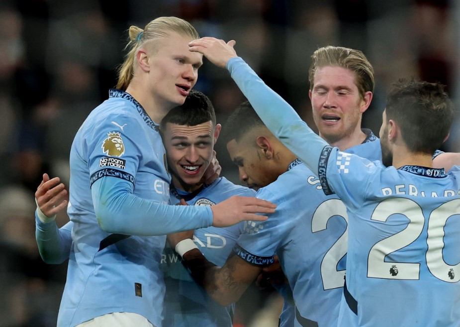 މެޗުގައި ލަނޑު ޖެހުމަށްފަހު ސިޓީގެ ކުޅުންތެރިން އުފާ ފާޅު ކުރަނީ