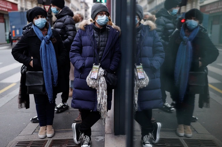 ޕެރިސްގައި ކޮވިޑް ޓެސްޓް ހެދުމަށް ކިއު ހަދާފައި