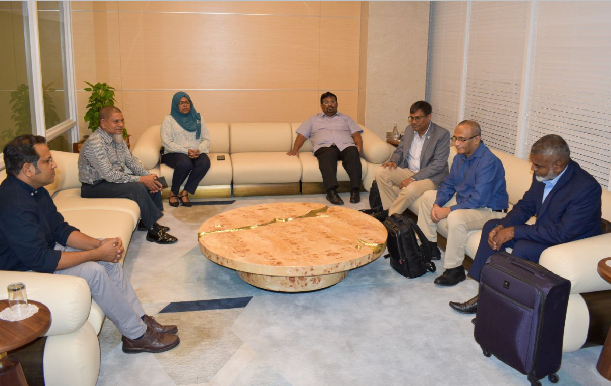 އުއްތަމަ ފަނޑިޔާރު އަހުމަދު މުއުތަސިމް އަދުނާނާއި ފަނޑިޔާރު ހުސްނުއްސުއޫދު އެމެރިކާއަށް ފުރާވަޑައިގަތުން