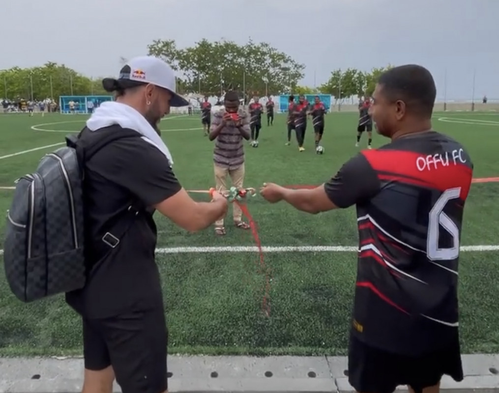 ގުޅީގެ ފުޓްބޯޅަ ދަނޑު ހުޅުވުން