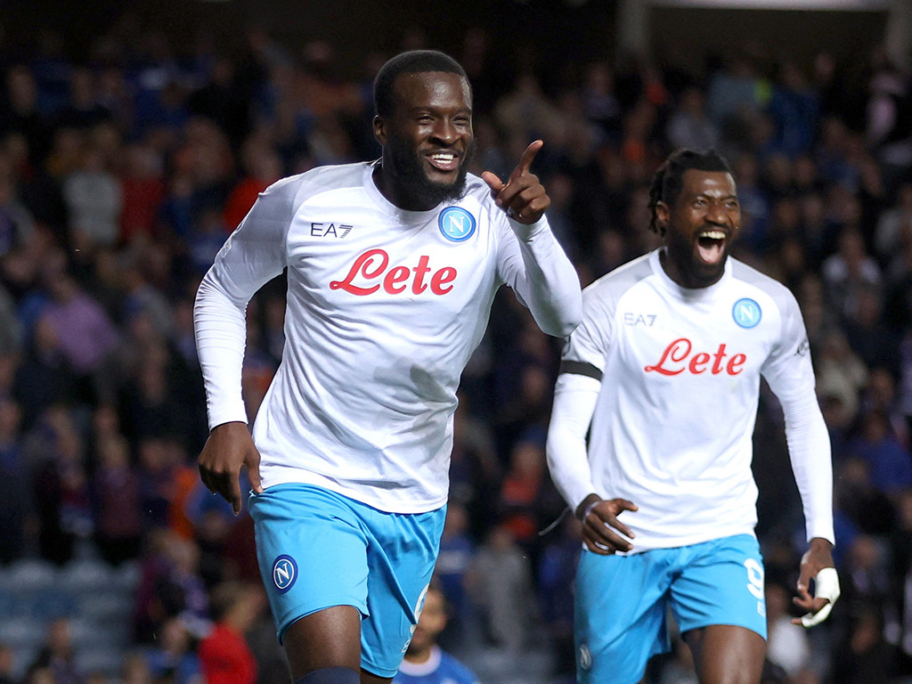 ނަޕޯލީގެ ފަހު ލަނޑަށްފަހު އެންޑެމްބެލޭ