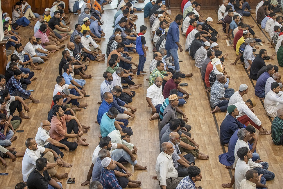 ހުކުރު ޚުތުބާ އަޑު އަހަނީ