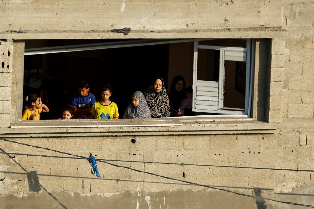 އިސްރާއީލުގެ ހަމަލާތައް ދެމުން ގެންދާތަން، ފަލަސްތީނުގެ ރައްޔިތުން ބަލަހައްޓައިގެން - ފޮޓޯ: ރޮއިޓާސް