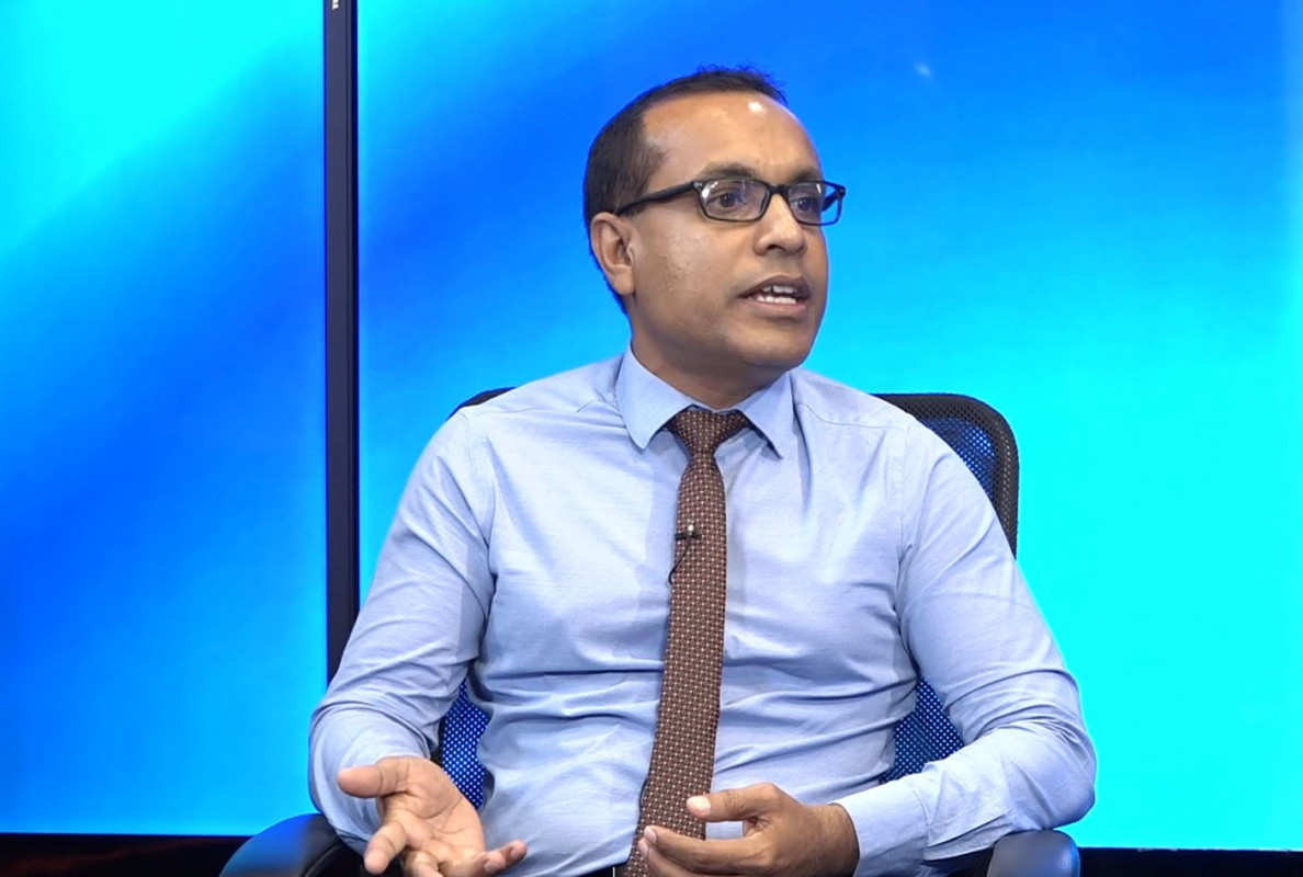 ޓްރާންސްޕޯޓް މިނިސްޓްރީގެ އެސިސްޓެންޓް ޑިރެކްޓަރު ހުސެއިން ނަޒީރު ޕްރޮގްރާމުގައި ވާހަކަފުޅު ދައްކަވަނީ