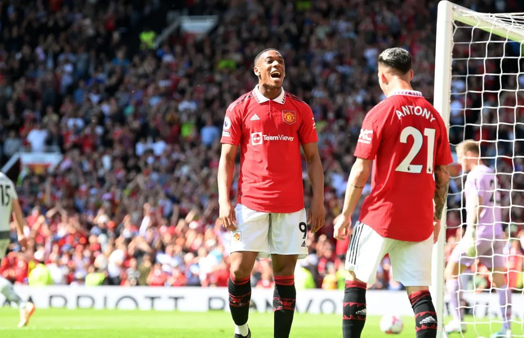 ޔުނައިޓެޑުން ކުޅުނު މެޗުގައި ލަނޑު ޖެހުމަށްފަހު މާޝިއަލް އުފާ ފާޅުކުރަނީ