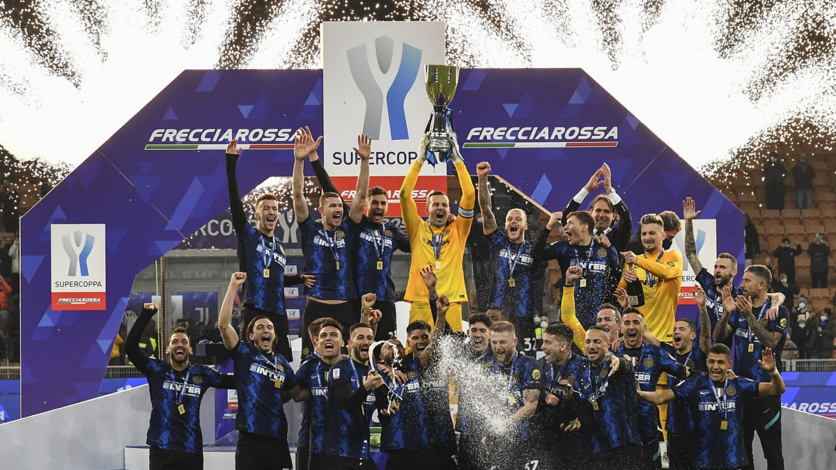 އިޓާލިއަން ސުޕަ ކަޕުގެ ތައްޓާއެކު އިންޓަގެ ކުޅުންތެރިން އުފާފާޅުކުރަނީ