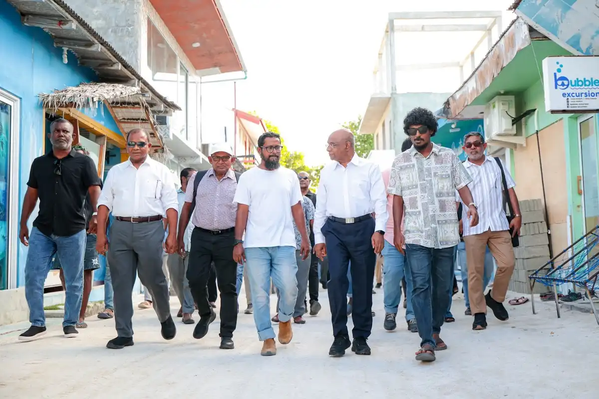 އެމްޑީޕީގެ ކުރީގެ ރައީސް އަބްދުﷲ ޝާހިދު: ޝާހިދު ވަނީ ގުރައިދޫގެ ރައްޔިތުންނާ ބައްދަލުކުރައްވާފައި