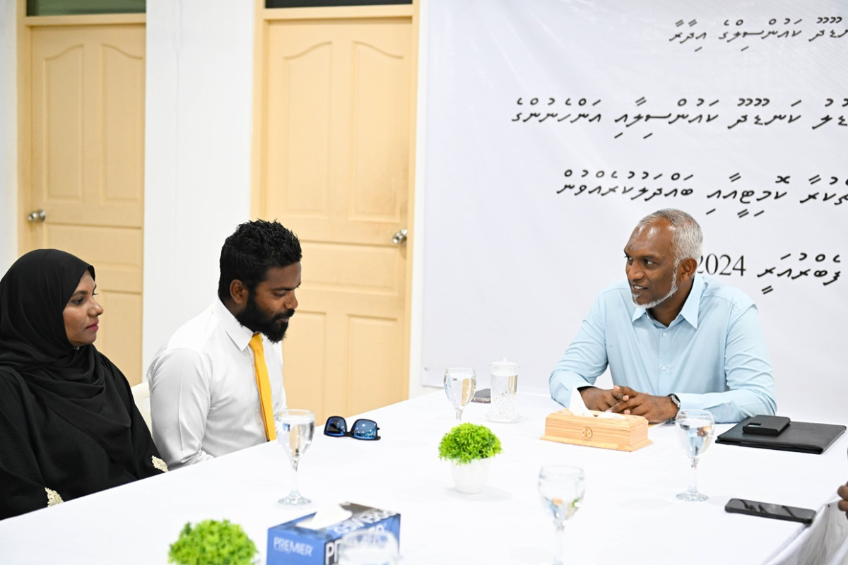 The president met the island council and WDC members of Kandoodhoo on Wednesday