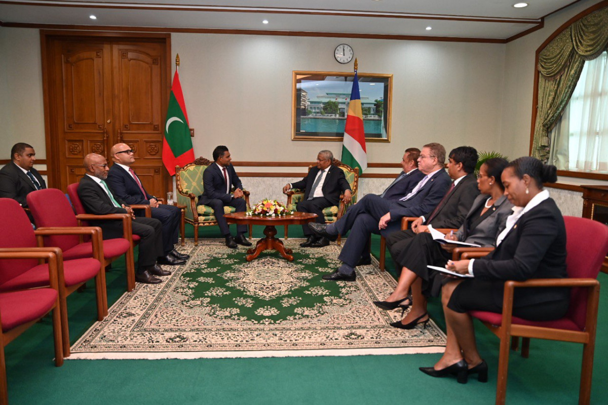 ސޭޝެލްސްގެ ރައީސްގެ އަރިހަށް ކުރެއްވި އިހްތިރާމް ޒިޔާރާތުގެ ތެރެއިން