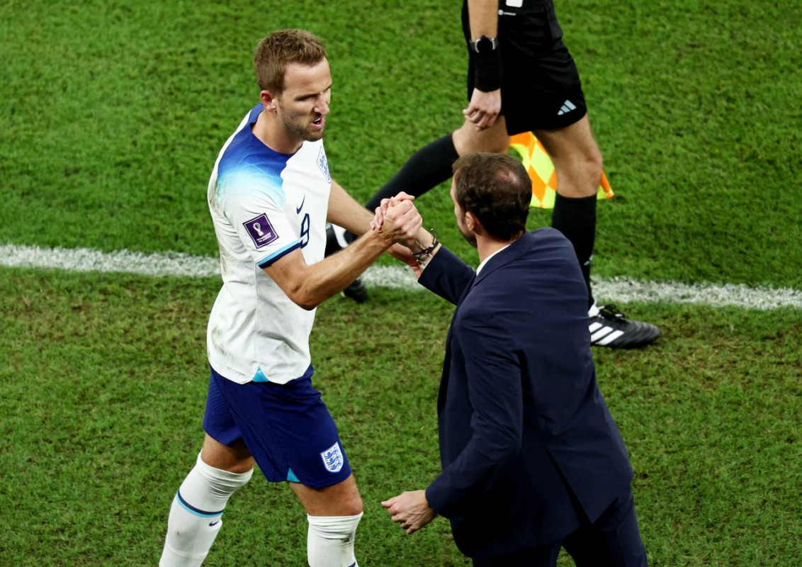 ވޭލްސް އަދި އިންގްލެންޑް ކުޅުނު މެޗުގެ ތެރެއިން - ފޮޓޯ: ރޮއިޓާސް