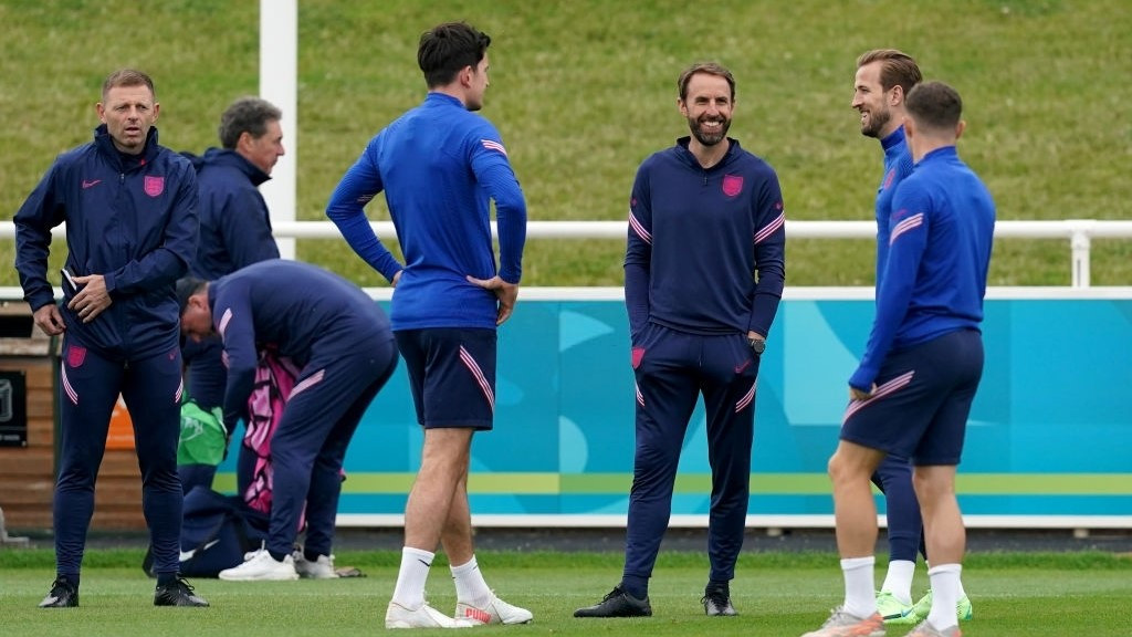 ޔޫކްރޭން މެޗުގެ ކުރިން އިންގްލެންޑުން ކުރިއަށްގެންދިޔަ ތަމްރީނުތަކުގެ ތެރެއިން