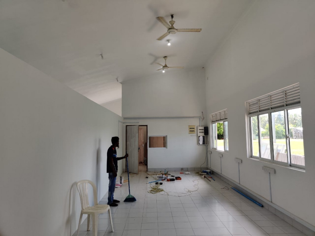 ރީޖަނަލް ފެންވަރުގައި ކޮވިޑް 19 އަށް ފަރުވާ ދިނުމުގެ ގޮތުން، ގަން ރީޖަނަލް ހޮސްޕިޓަލުގައި ޤާއިމްކުރާ ފެސިލިޓީ - މި އިމާރާތުގެ މަސައްކަތް ވަރަށް އަވަހަށް ނިމޭނެކަމަށް ސަރުކާރުން މައުލޫމާތުދެއްވާ -- ފޮޓޯ: ގަން ރީޖަނަލް ހޮސްޕިޓަލް