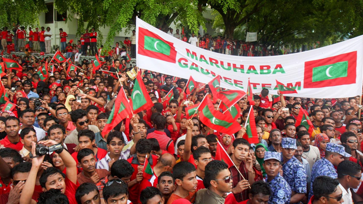 ގައުމީ ފުޓުބޯޅަ ޓީމަށް މަރުހަބާ ކިޔަނީ