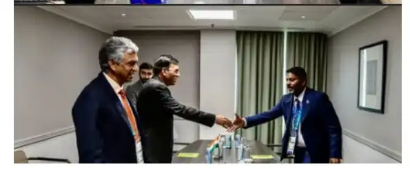 އިންޑިއާގެ ކުޅިވަރާ ބެހޭ ވަޒީރު މަންސޫކް މަންޑަވިޔާ، ދިވެހިރާއްޖޭގެ ކުޅިވަރާ ބެހޭ ވަޒީރު އަބްދުﷲ ރާފިއުއާ ބައްދަލު ކުރައްވަނީ