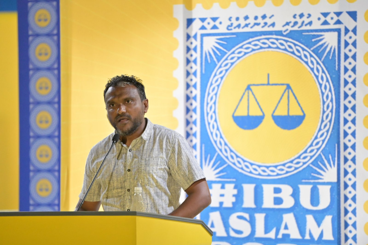 ތިނަދޫ ދެކުނު ދާއިރާ ކުރިން ތަމްސީލުކުރެއްވި މެންބަރު އަބްދުﷲ އަހްމަދު (އަބުޅޯ)