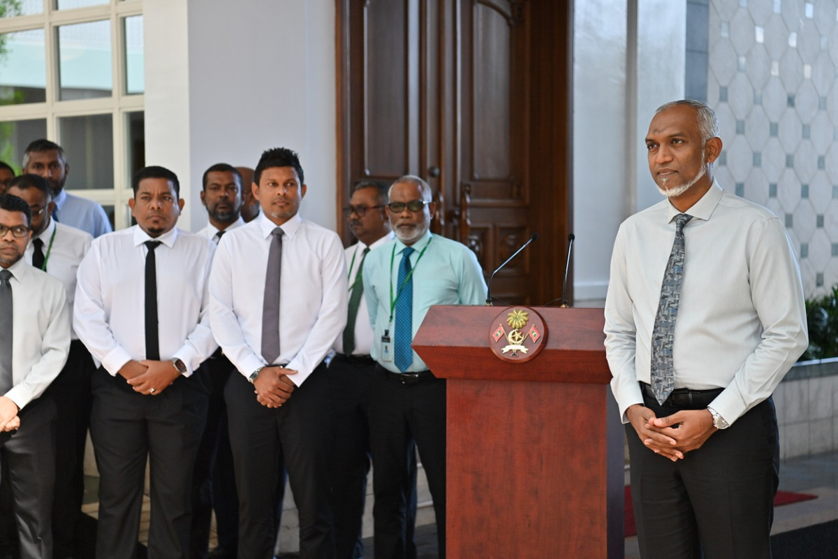 ރައީސުލްޖުމްހޫރިއްޔާ ޑރ މުހައްމަދު މުއިއްޒު ރައީސް އޮފީހުގެ މުވައްޒަފުންނާ ބައްދަލުކުރެއްވުން