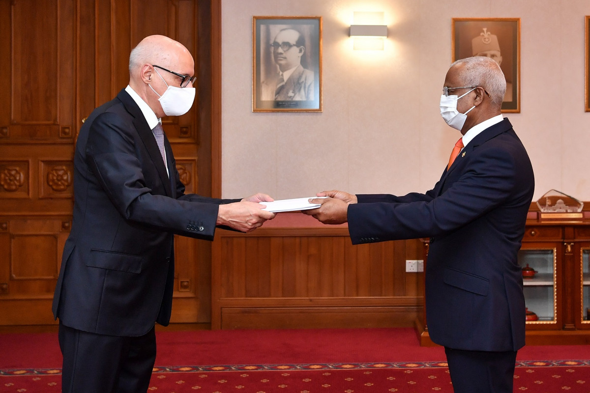 Ambassador of Switzerland presents credentials to the President