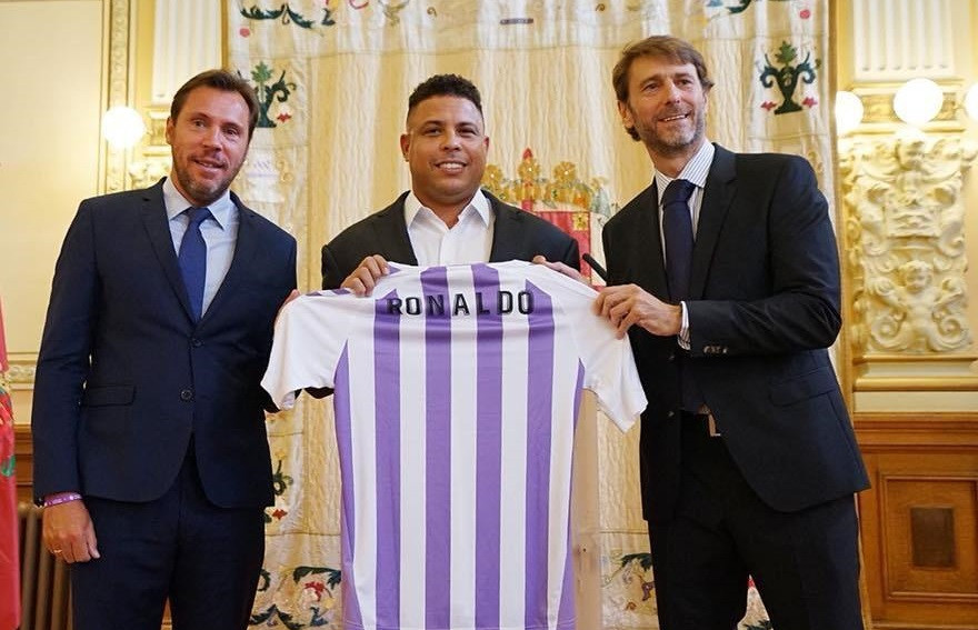 ބްރެޒިލްގެ ކުރީގެ ފޯވާޑް ރޮނާލްޑޯ ނަޒާރިއޯ