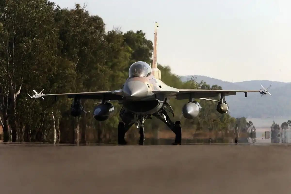 އީރާނުން އިޒްރޭލުގެ ތިންވަނަ އެފް-16 ޖެޓް ވައްޓާލައިފި