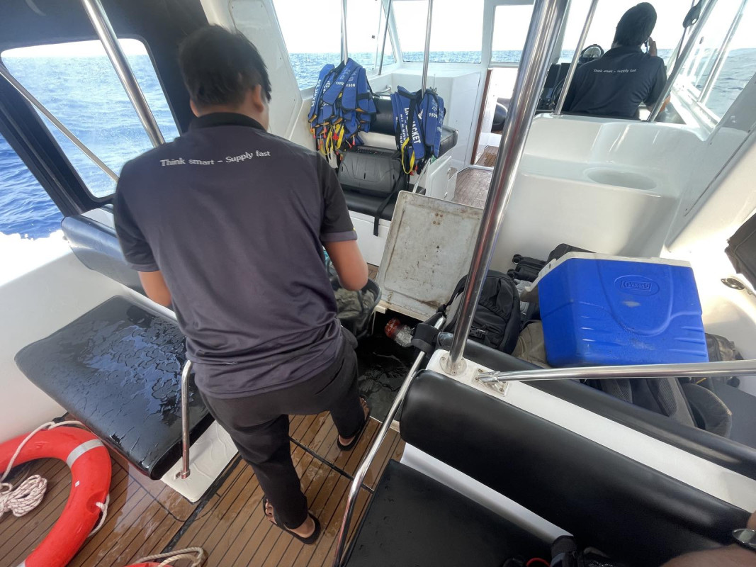 މާލެއިން ގޮއިދޫއަށް ނޫސްވެރިން ގޮވައިގެން ދަތުރުކުރި ލޯންޗެއް ފަޅައިގެން ހިނގައްޖެ