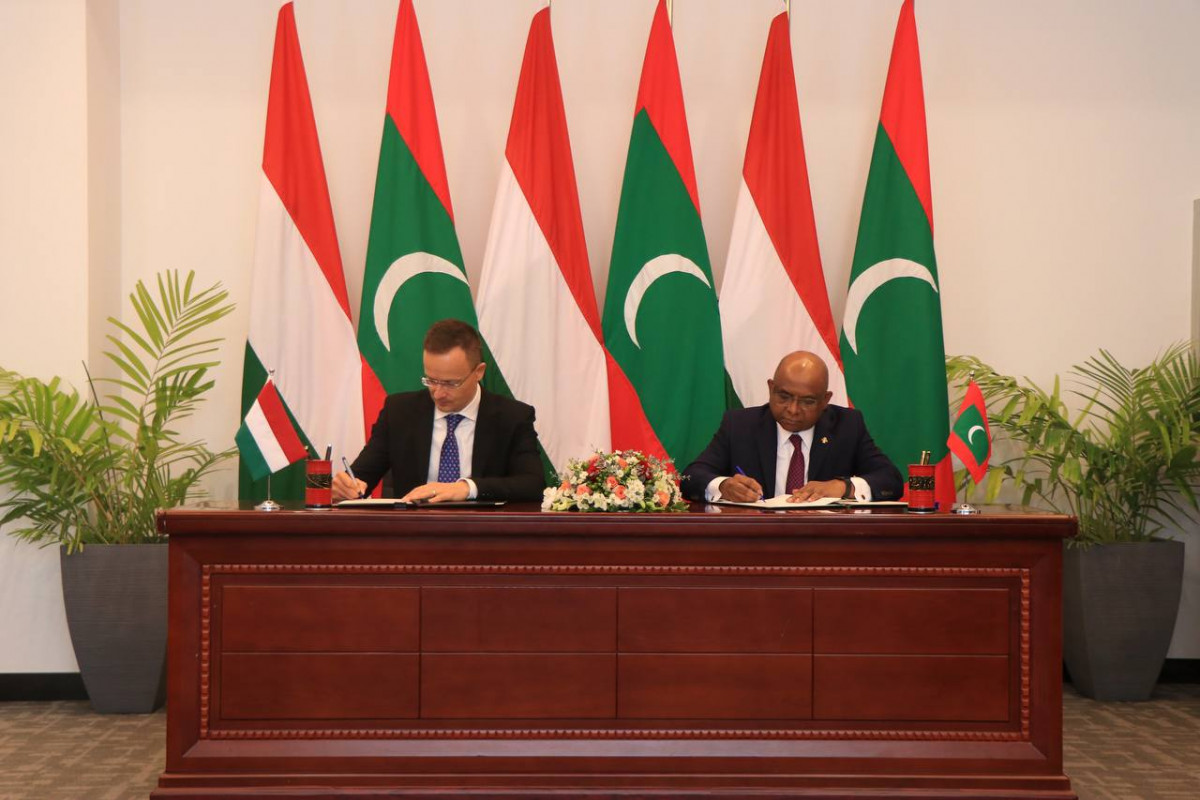 ރާއްޖެ އާއި ހަންގޭރީއާ ދެމެދު ގުޅުން ބަދަހިކުރުމަށް ތިން އެއްބަސްވުމެއްގައި ސޮއިކުރުން