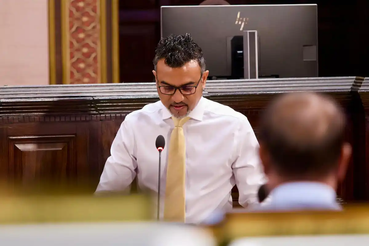 މައިނޯރިޓީ ލީޑަރު، ހިތަދޫ ދެކުނު ދާއިރާގެ މެންބަރު އިބްރާހިމް ނާޒިލް 2026 ވަނަ އަހަރުގެ ރިޔާސީ ބަޔާނަށް ޖަވާބުދެއްވަނީ