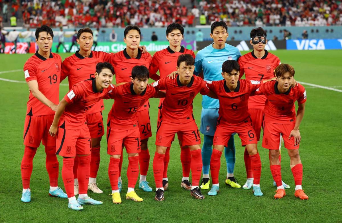 ކޮރެއާ އަދި ޕޯޗުގަލް ބައްދަލު ކުރި މެޗުގެ ތެރެއިން - ފޮޓޯ: ރޮއިޓާސް