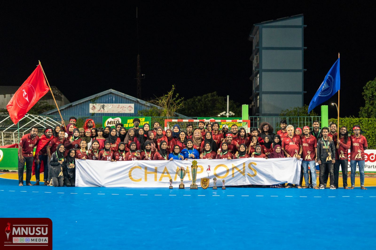 އައިޔޫއެމްއެސްޔޫ ހޭންޑް ބޯލް މުބާރާތް ކާމިޔާބުކުރި އެމްއެންޔޫގެ ޓީމު