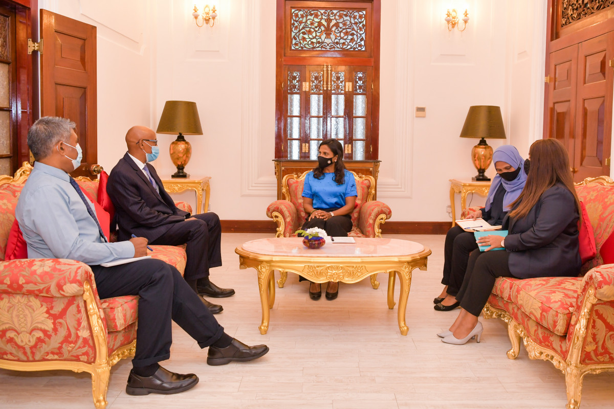 ޔުނިސެފްއިން ދިވެހިރާއްޖެއަށް ކަނޑައަޅާފައި ހުންނަވާ މަންދޫބު ރައީސުލްޖުމްހޫރިއްޔާގެ އަނބިކަނބަލުންގެ އަރިހަށް ވަދާޢީ ޒިޔާރާތް ކުރެއްވުން