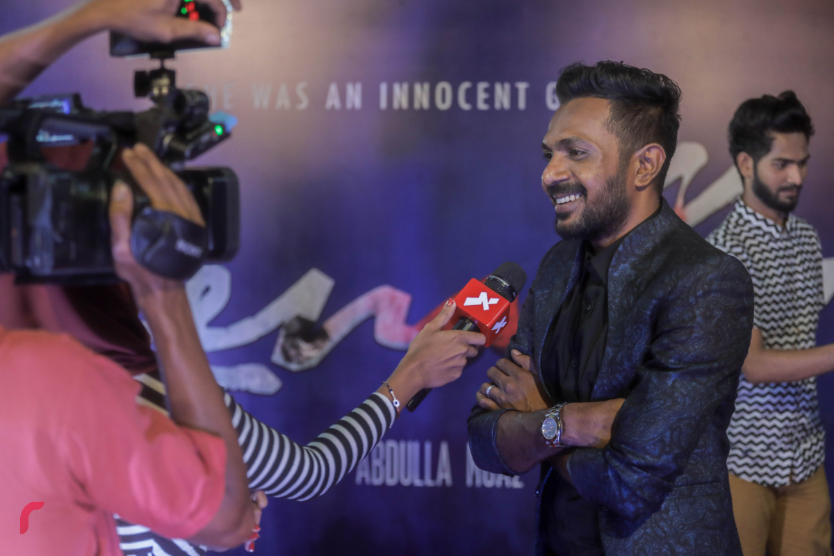 23 ޖުލައި 2019 --"ލީނާ" ގެ ޕްރޮޑިޔުސަރ އަދި ޑައިރެކްޓަރ އަބްދުﷲ މުއާޒް ރައްޖެ ޓީވީ އަށް އިންޓަވިއު ދެނީ-- ފޮޓޯ: ޝުއައިބް މުހައްމަދު