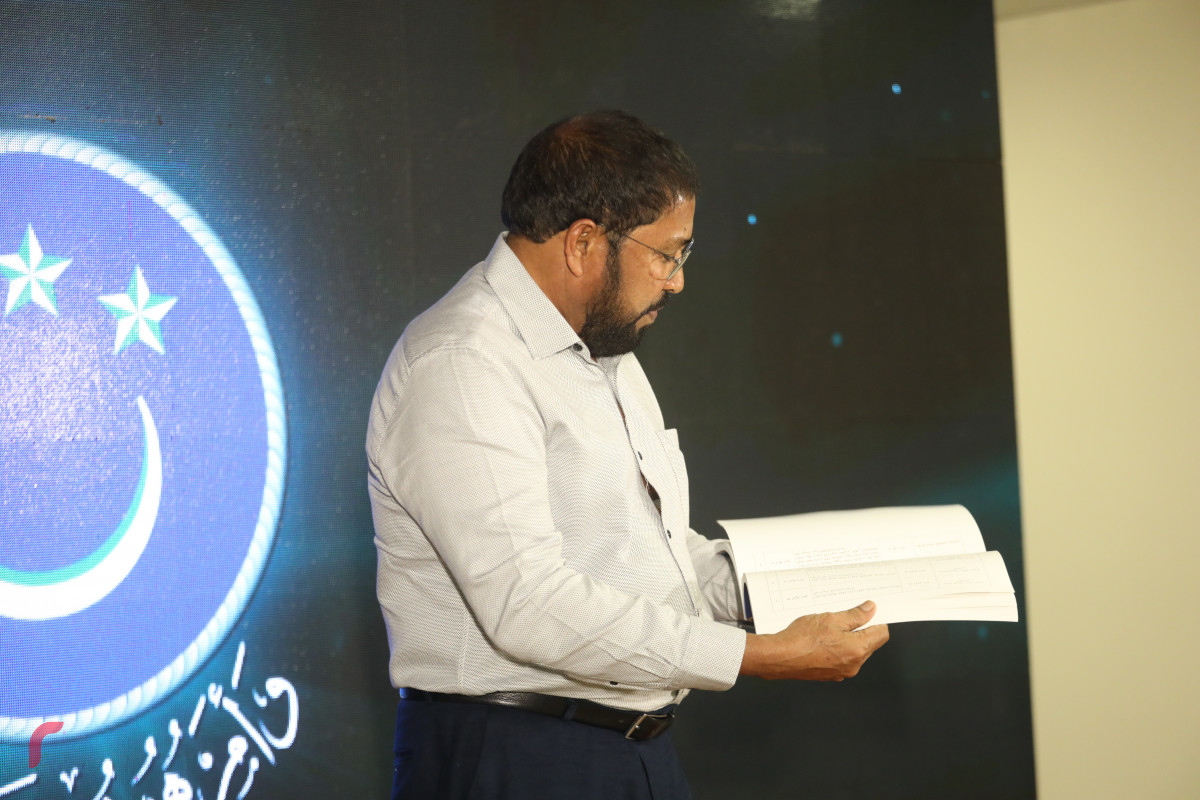 27 މެއި 2019: 19 ވަނަ ރައްޔިތުންގެ މަޖުލިހުގެ އޮރިއަންޓޭޝަންގެ ތެރެއިން، 18 ވަނަ މަޖުލީހުން ކޮށްފައިވާ މަސައްކަތް ތަކާ ބެހޭ ފޮތް މަޖިލީހުގެ ރައީސް ގާސިމް އިބްރާހީމް އިފްތިތާހު ކޮށްދެއްވަނީ-- ފޮޓޯ: ޝުއައިބް މުހައްމަދު