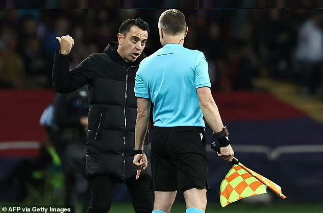 ބާސެލޯނާ - ޕީއެސްޖީ މެޗަށް ފަހު ކޯޗު ޒަވީ ރެފްރީއަށް ޝަކުވާ ކުރަނީ